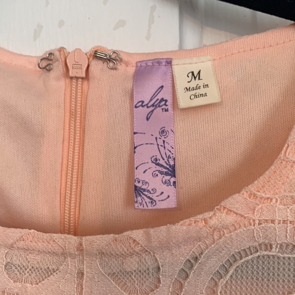 Alya Lace Overlay Sleeveless Dress - Picture 3 of 7